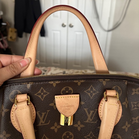 Louis Vuitton Rivoli mm - Picture 7 of 10